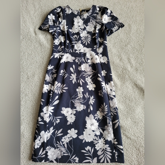 Calvin Klein Floral Crepe Sheath Dress Size 8 NWOT - Picture 3 of 7